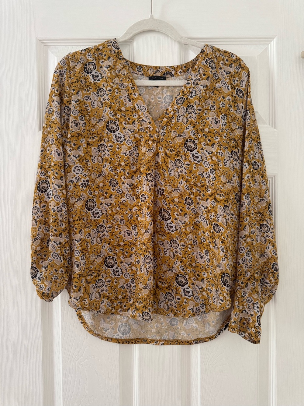 Ann Taylor Women’s Mustard Floral V-Neck Blouse